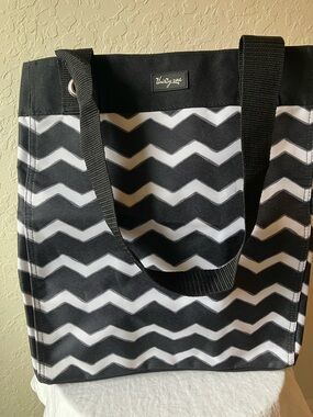 thirty-one Black and White Zigzag Tote with Grommet Detail